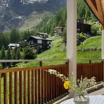 Lejlighed Penthouse Victoria's Im Haus Judith By Interhome Saas Fee