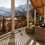 Penthouse Victoria's Im Haus Judith By Interhome * サース フェー